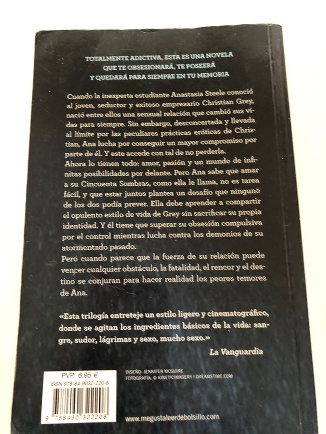 3 libros cincuenta sobras Grey.