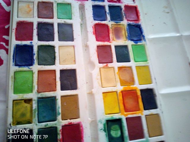 Acuarelas caja metal. Page of london