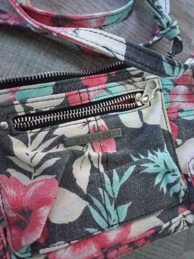 bolso pequeño billabong flores