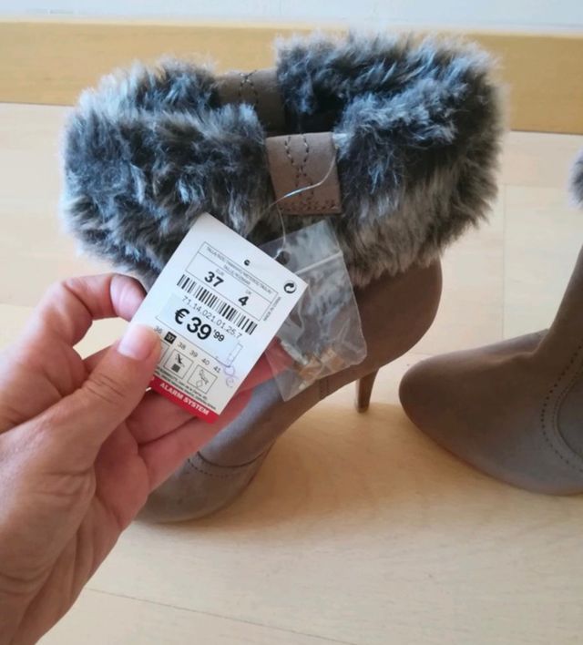 Botines camel con pelo sin estrenar talla 37