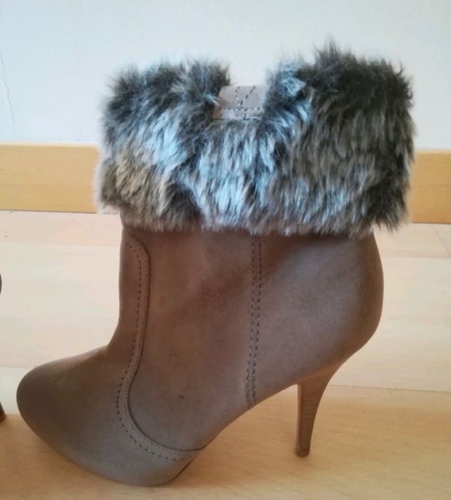 Botines camel con pelo sin estrenar talla 37