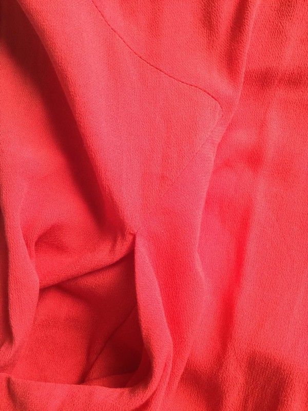 Vestido con bolsillos y detalle en espalda