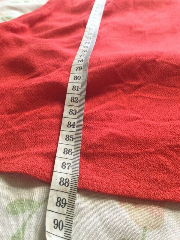 Vestido con bolsillos y detalle en espalda