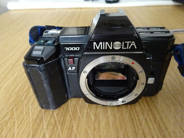MINOLTA 7000