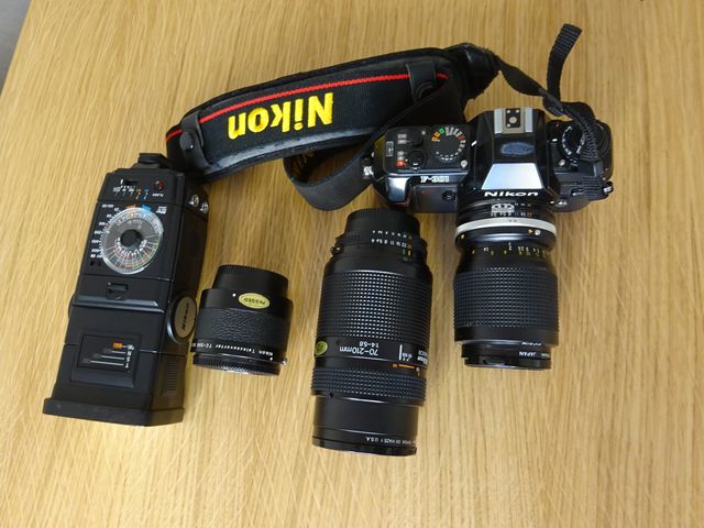 NIKON F301