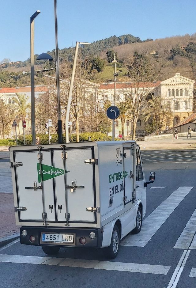 Aoshima Suzuki Carry Panel Van