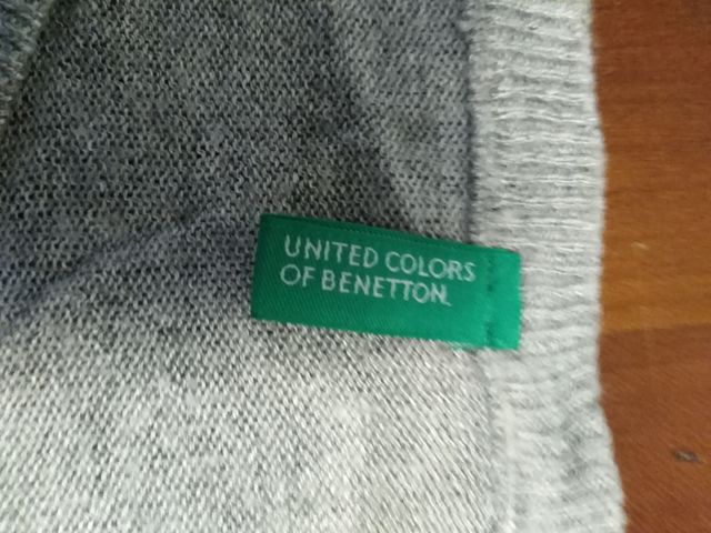 maglia donna con decorazioni in paillettes 