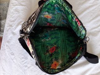 Maletin portatil DESIGUAL de segunda mano por 18 EUR en Garrucha en WALLAPOP