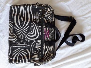 Maletin portatil DESIGUAL de segunda mano por 18 EUR en Garrucha en WALLAPOP