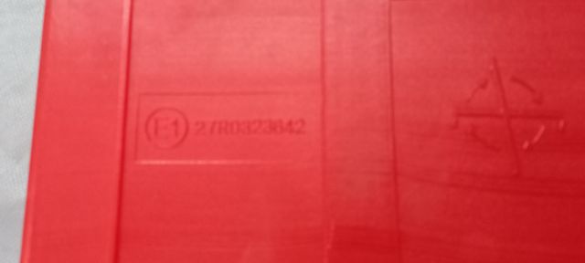 LOTE 2 TRIANGULOS DE " PELIGRO " NUEVOS CON CAJAS