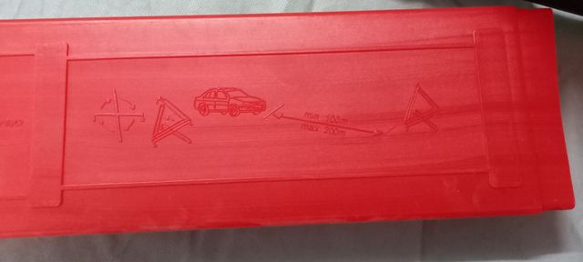 LOTE 2 TRIANGULOS DE " PELIGRO " NUEVOS CON CAJAS