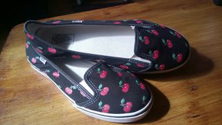 vans cerezas