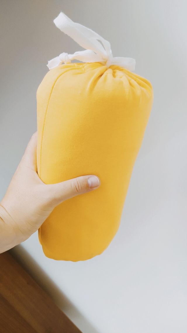 CuddleBug fular amarillo