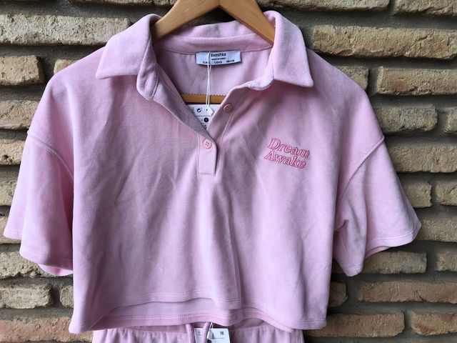 Conjunto falda y polo terciopelo rosa Bershka