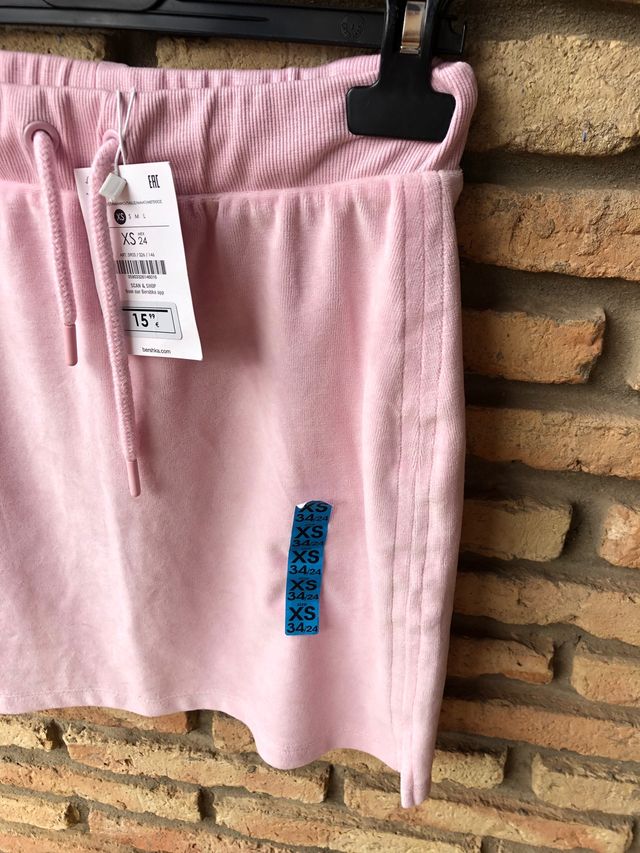 Conjunto falda y polo terciopelo rosa Bershka