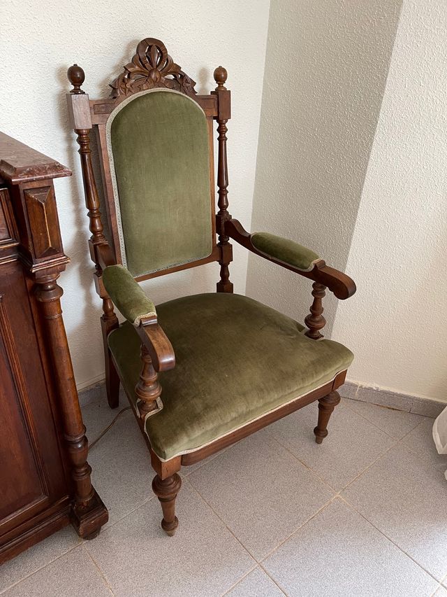 Conjunto 2 silllones y tresillo. Urge vender