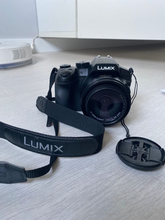 Vendo PANASONIC LUMIX 25-600 DMC-FZ300. Es nueva