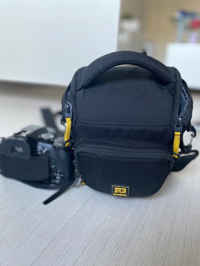 Vendo PANASONIC LUMIX 25-600 DMC-FZ300. Es nueva