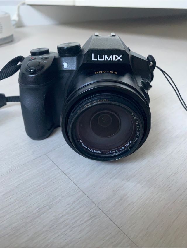 Vendo PANASONIC LUMIX 25-600 DMC-FZ300. Es nueva