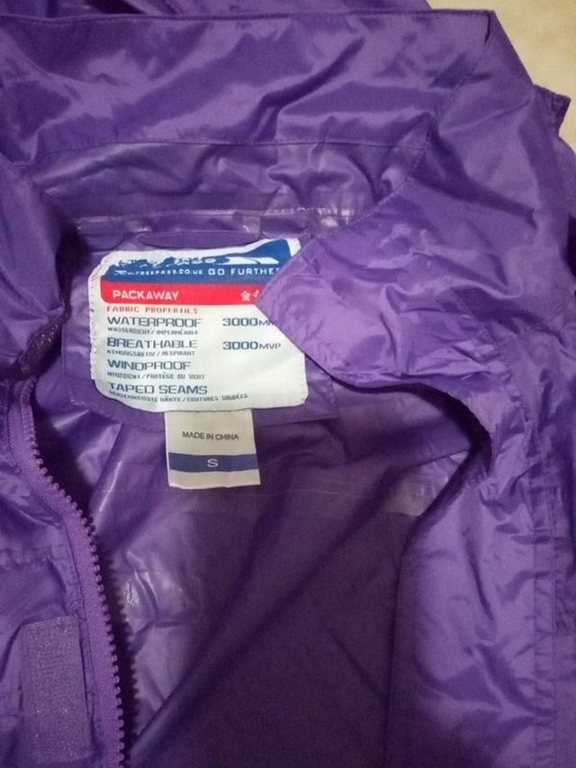 chubasquero a estrenar talla s tirando a grande