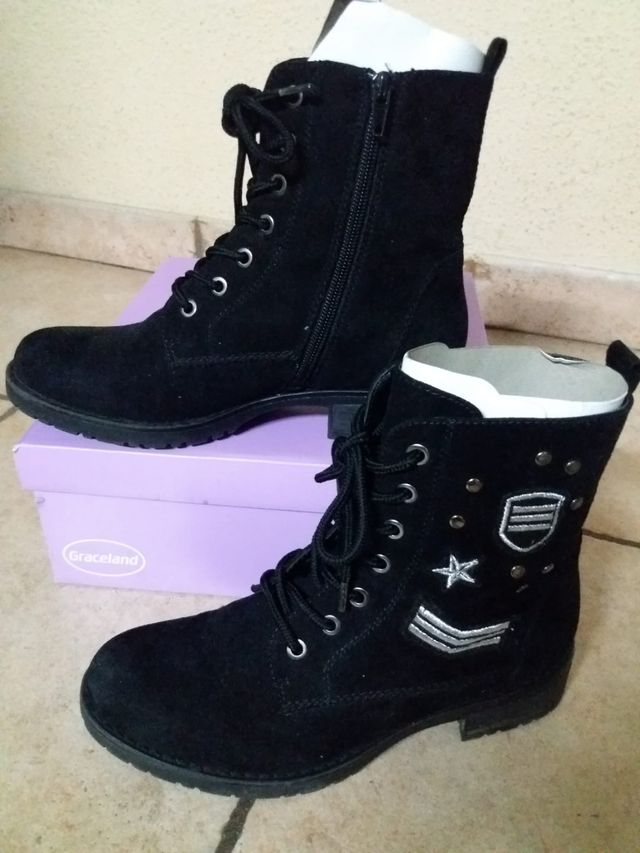 Botas de chica. Ante. Negras. Talla 37.