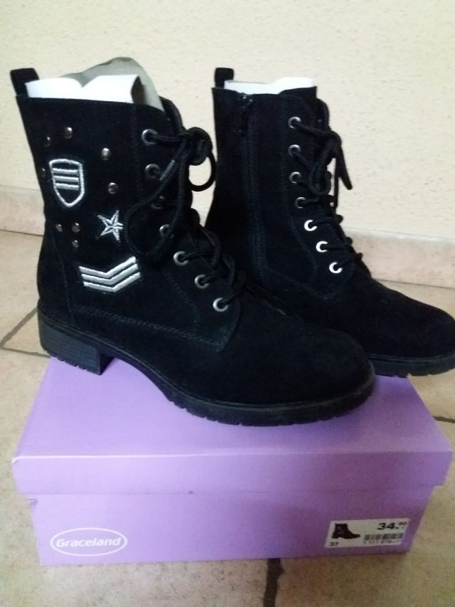Botas de chica. Ante. Negras. Talla 37.