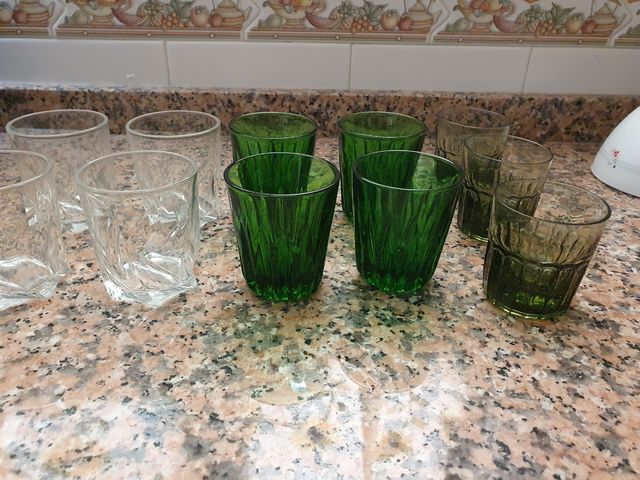 vasos cristal vereco oscuros y transparentes