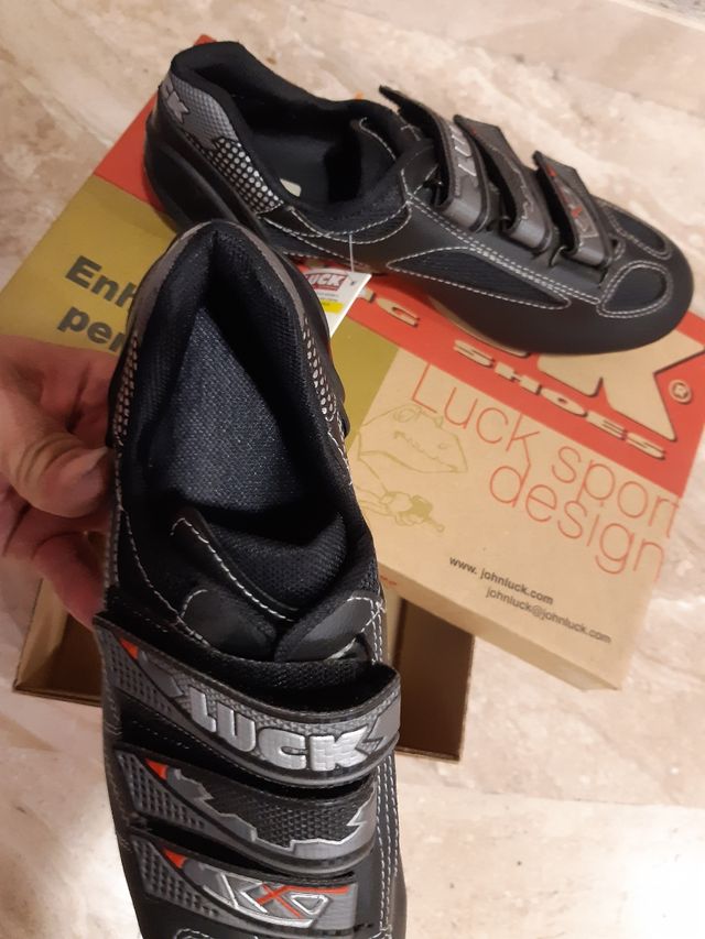 botas de carretera nuevas a estrenar LUCK