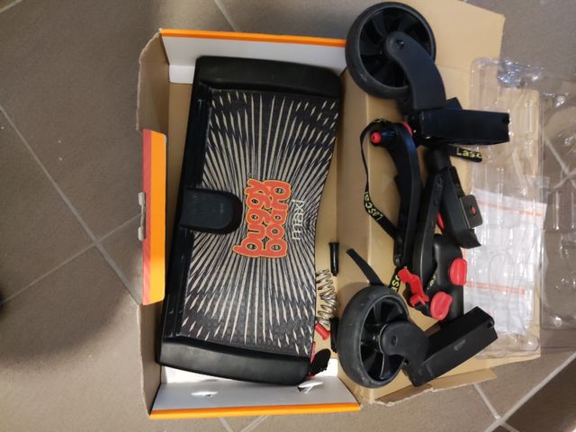 Patinete para carrito bebé.