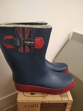 Botas katiuskas forradas de borreguillo t38 de segunda mano por 22 EUR en A  Coruña en WALLAPOP