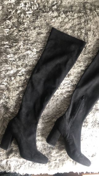 Botas altas calcetín Zara de segunda mano por 25 EUR en Barcelona en  WALLAPOP