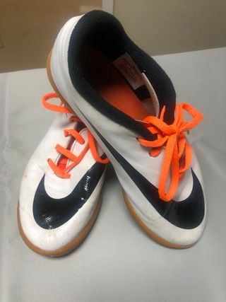 Zapatillas Nike talla 36 de segunda mano por 7 EUR en Lians en WALLAPOP
