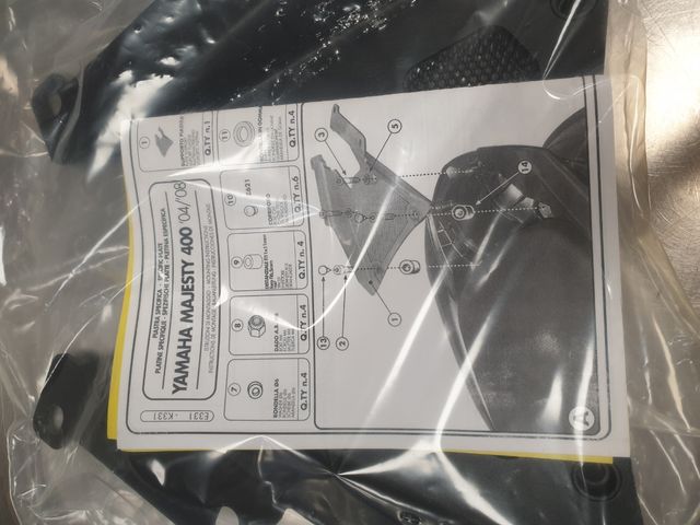 Parrilla Givi para YAMAHA MAJESTY 400 ('04-'09)