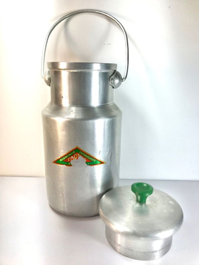 Antigua lechera de aluminio marca Alpur 