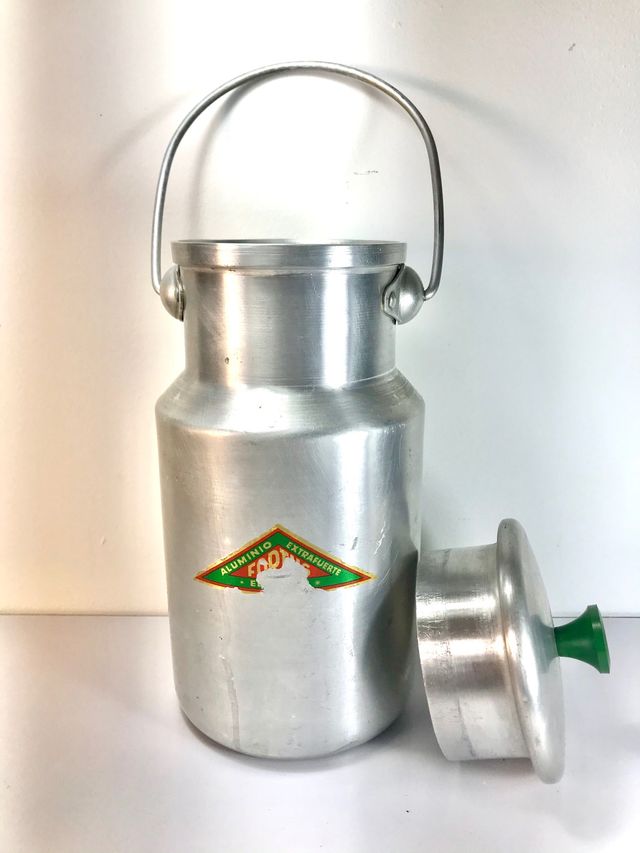 Antigua lechera de aluminio marca Alpur 