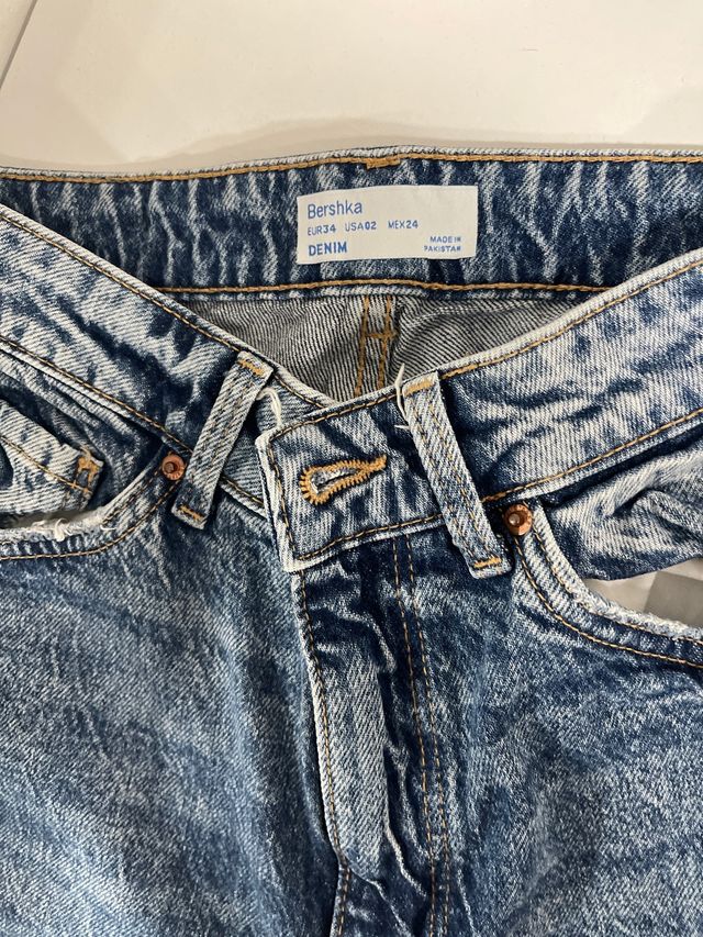 Pantalon tejano roto