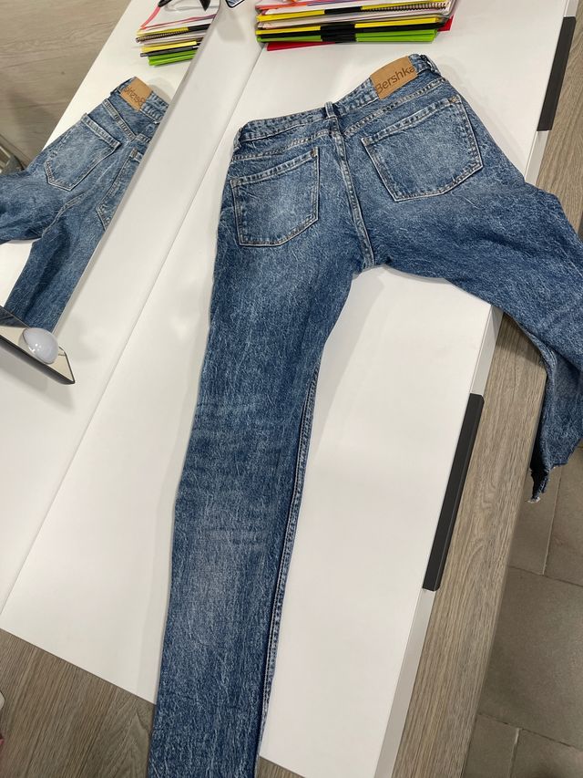 Pantalon tejano roto