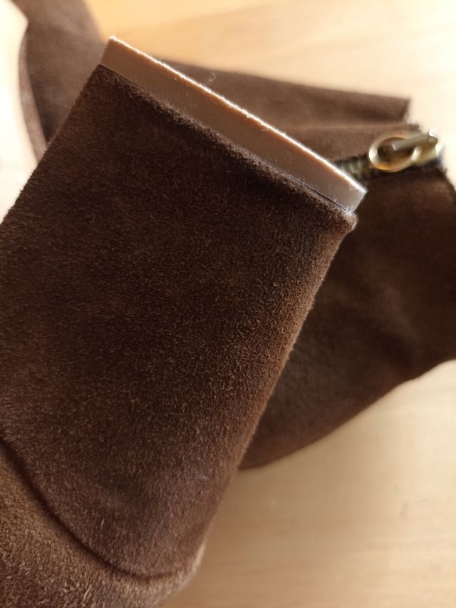 Botín 100 % piel por fuera y por dentro.