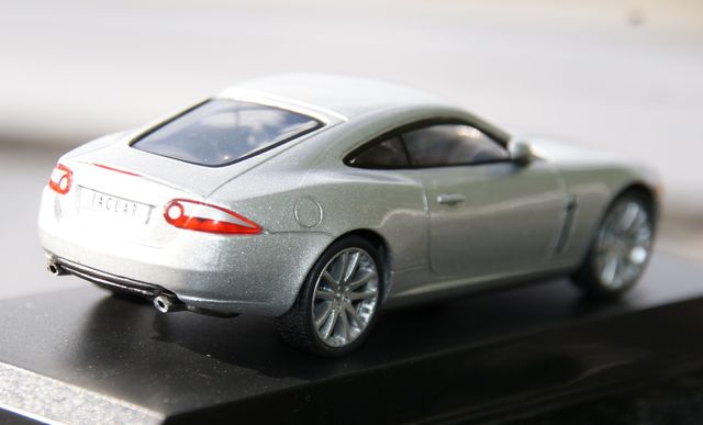 JAGUAR XK ESCALA 1:43 DE HIGH SPEED EN SU CAJA 