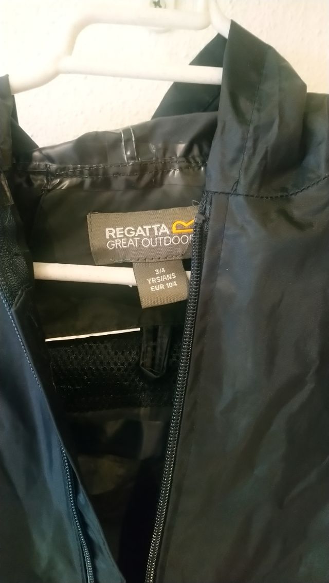 chubasquero talla 3/4 años