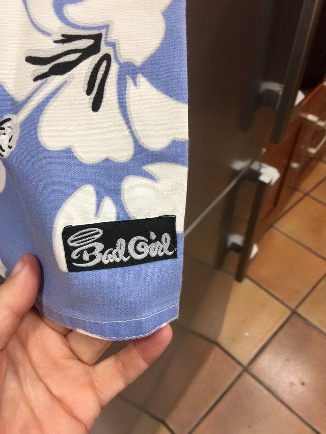 Minifalda de flores azul y blanca