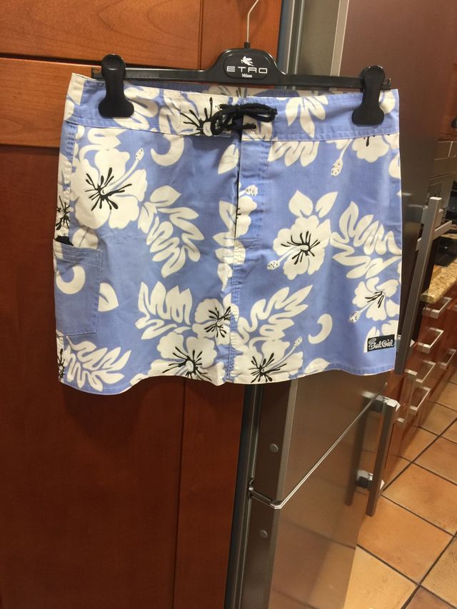 Minifalda de flores azul y blanca