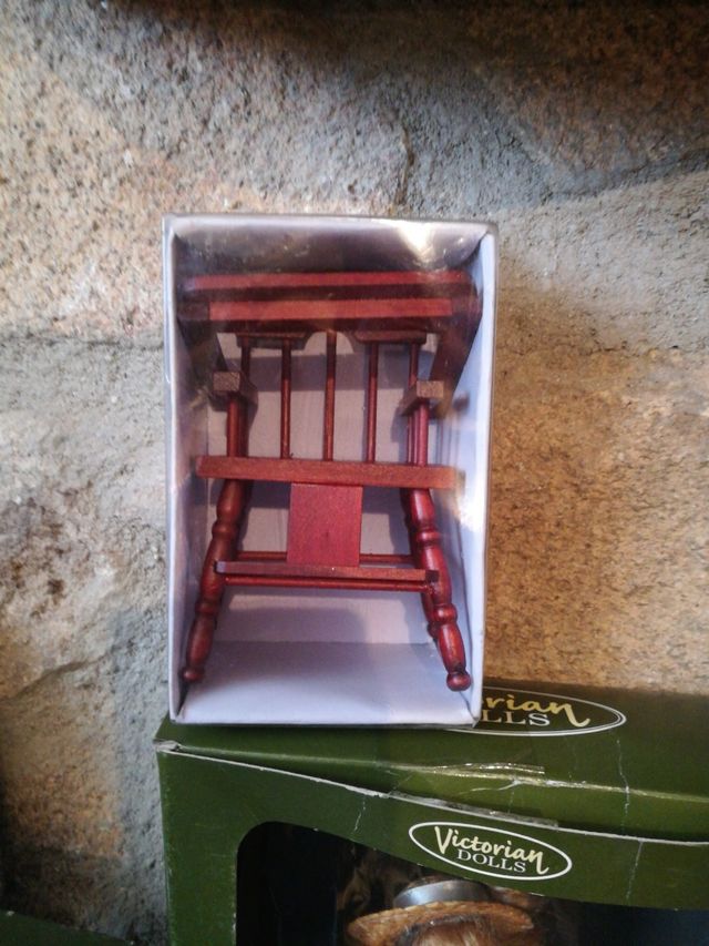 COLECCIÓN MUÑECAS PORCELANA Y MUEBLECITOS