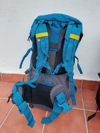 2 Mochilas de montaña y trekking de segunda mano por 100 EUR en Mijares en  WALLAPOP
