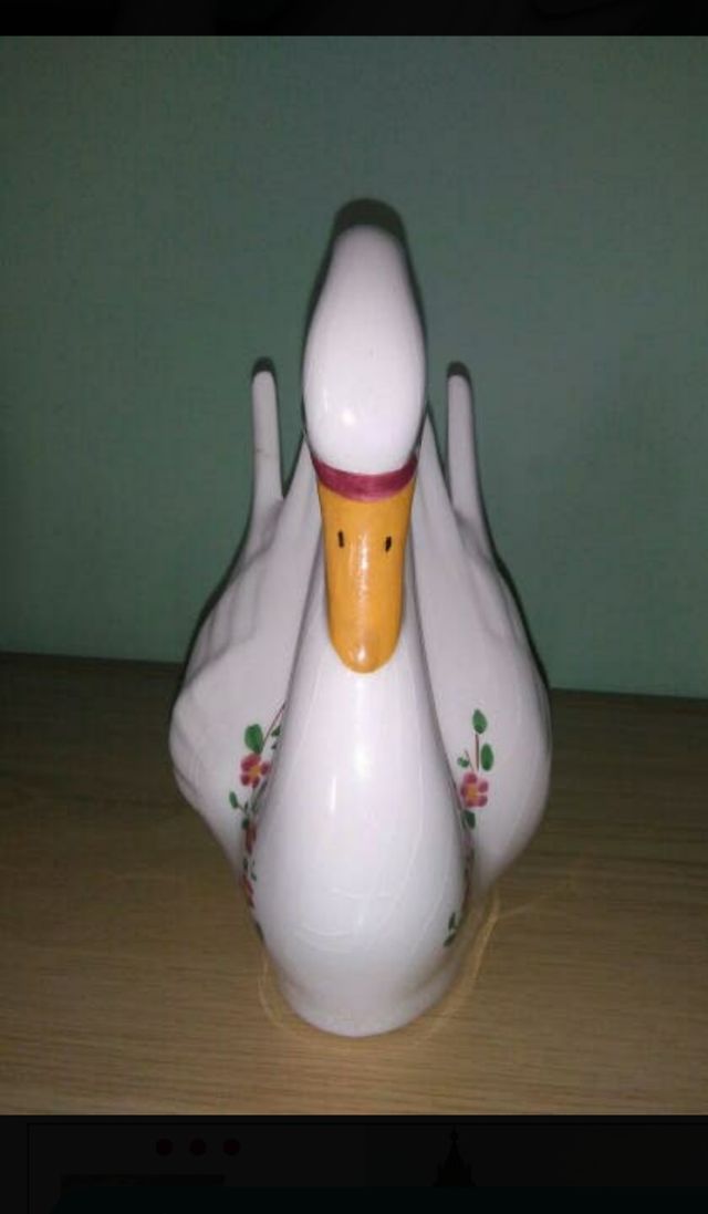 Figura antigua de porcelana