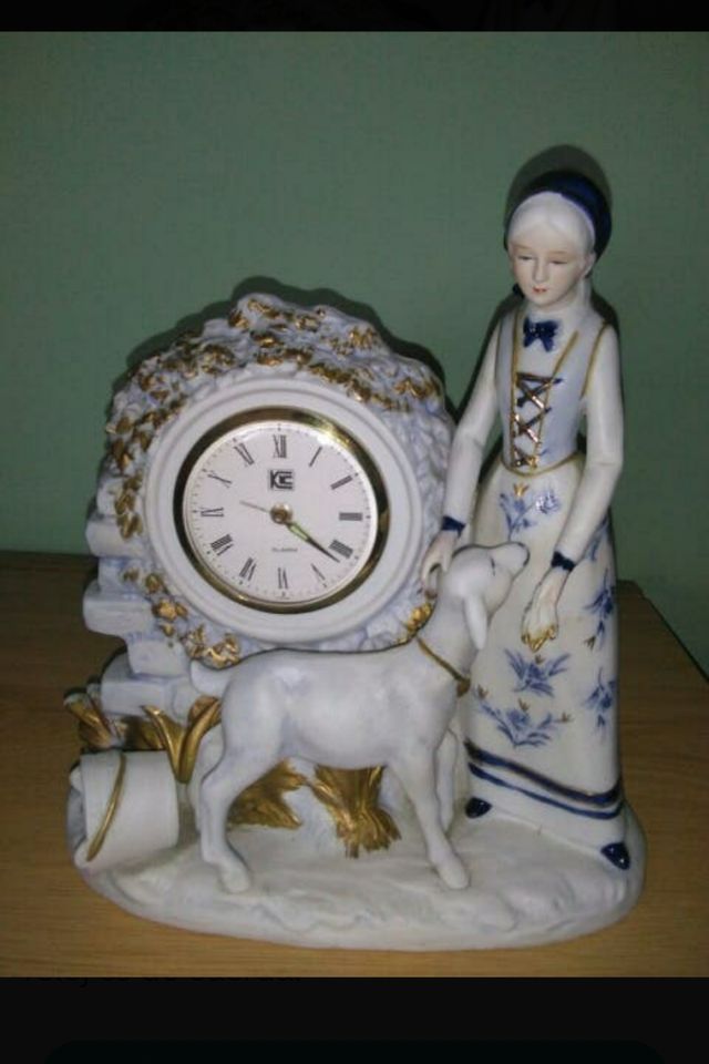 Figura antigua de porcelana