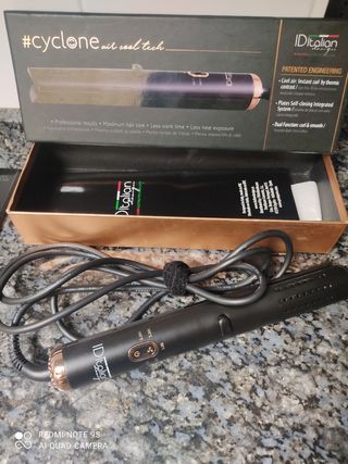 Plancha de pelo profesional Cyclone. de segunda mano por 30 EUR en Abetxuko  en WALLAPOP