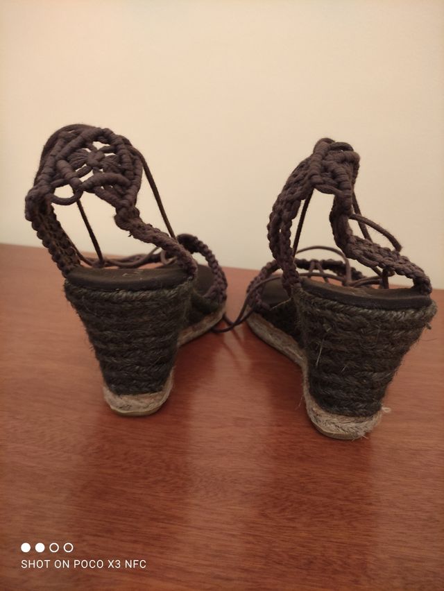 SANDALIAS/ ALPARGATAS MARRONES T40 NUEVAS