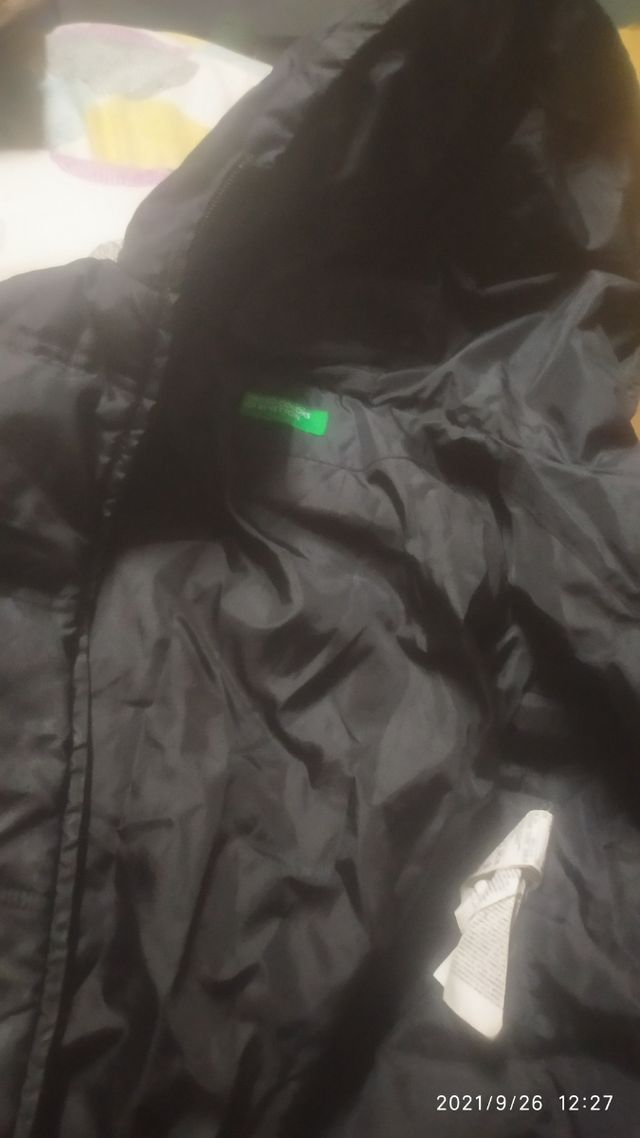 Abrigo marca BENETTON talla 7-8