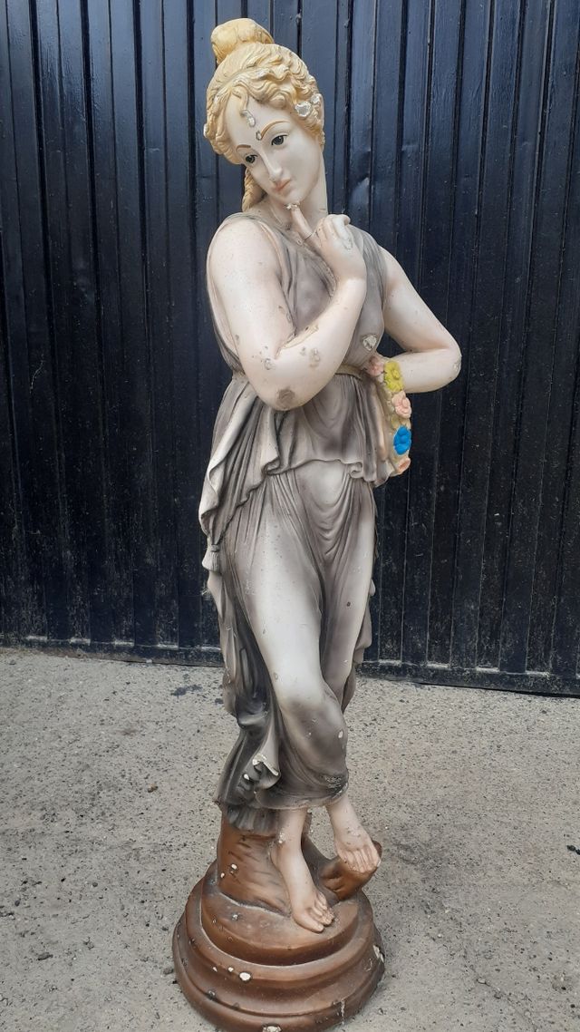 figura femenina escayola